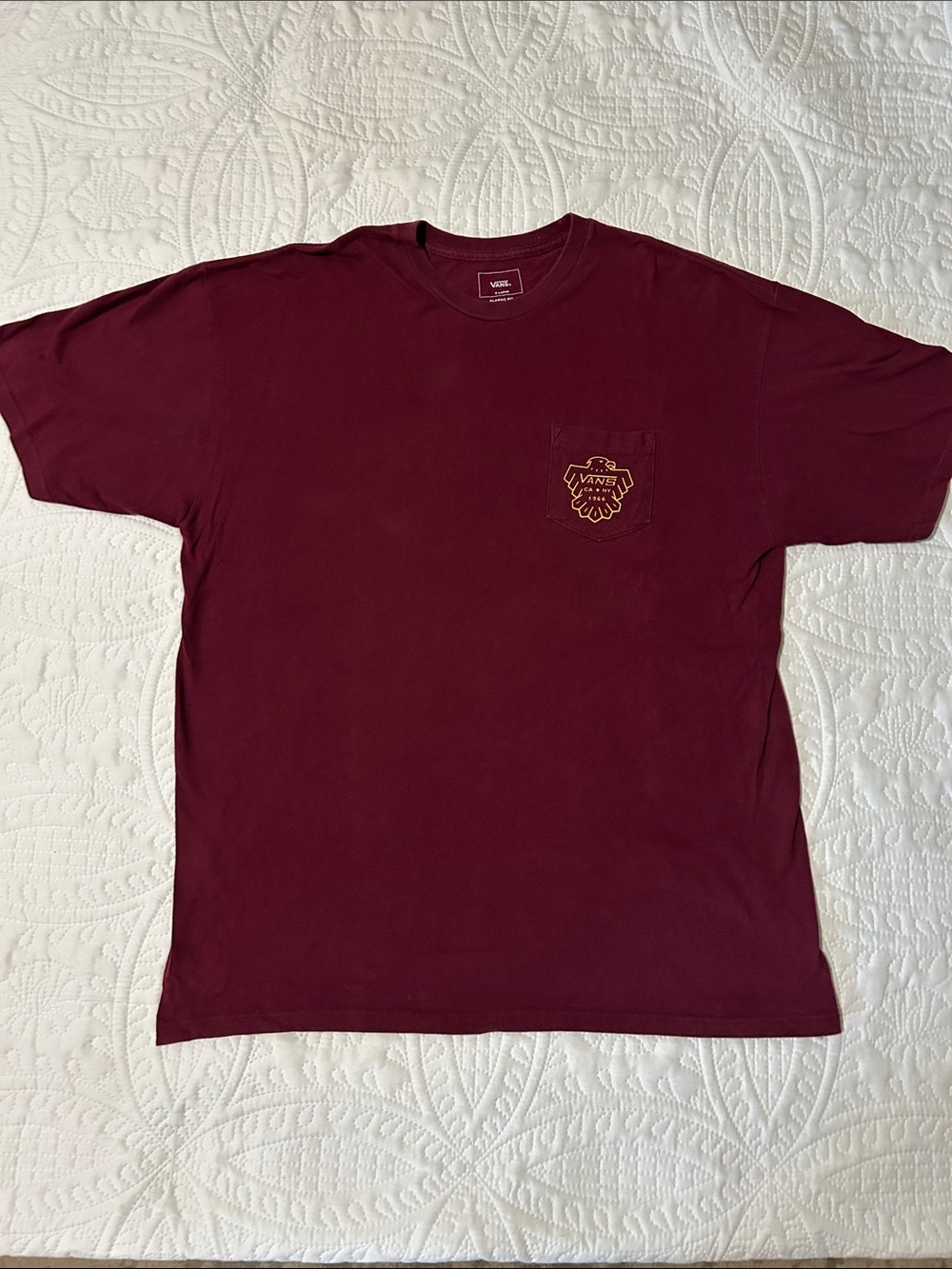 Vans Burgundy Short-Sleeve Pocket Tee w/ image of bird Sz: XL